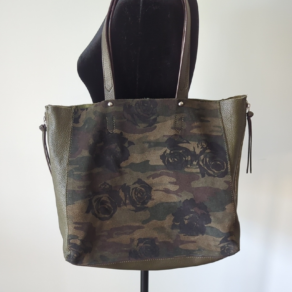 Sanctuary Manhattanville Camo Floral Leather Tote Bag - Picture 4 of 8